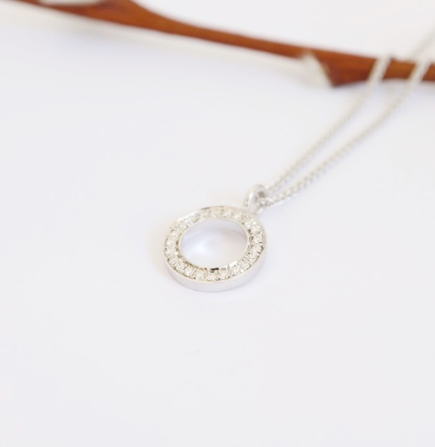 White gold micropavé diamond pendant